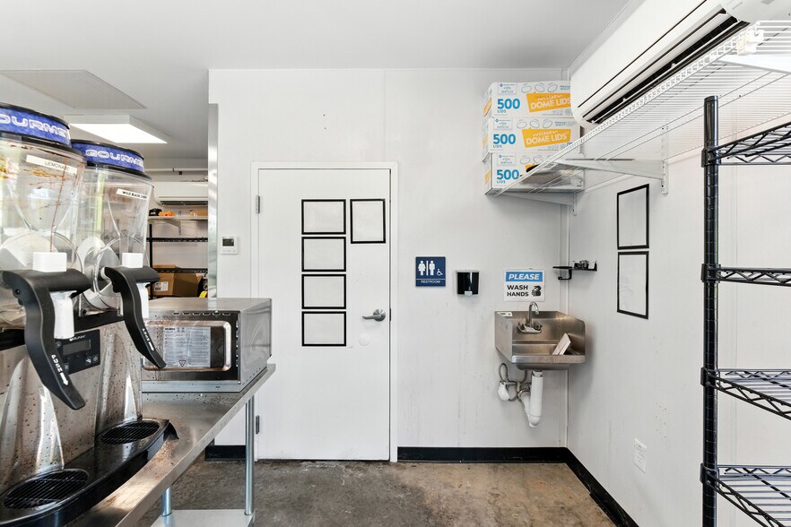 More Photos Of 4240 Hickory Flat Hwy, Canton Storefront For Sale