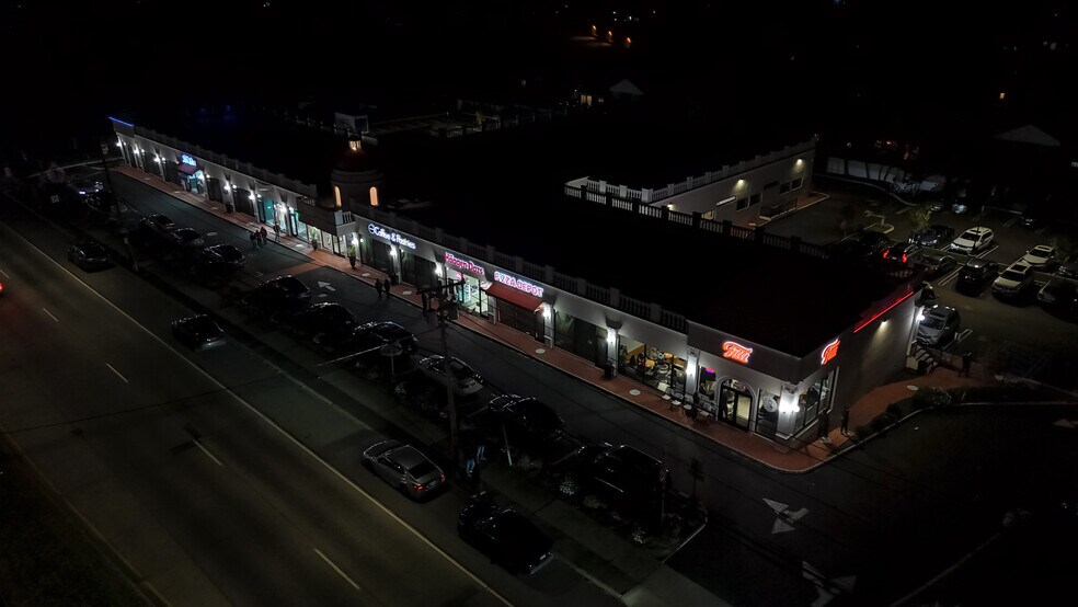 More Photos Of 350 S Broadway, Hicksville General Retail For Lease