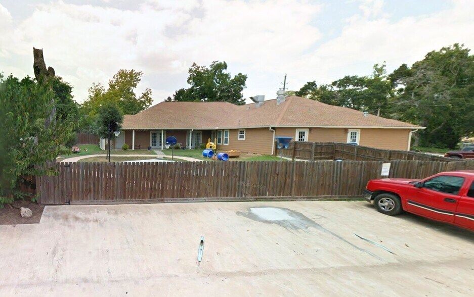 More Photos Of 2027 Main St, Waller Daycare Center For Sale