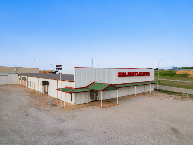 Primary Photo Of 100 Holiday Ln, Tonkawa Warehouse For Sale