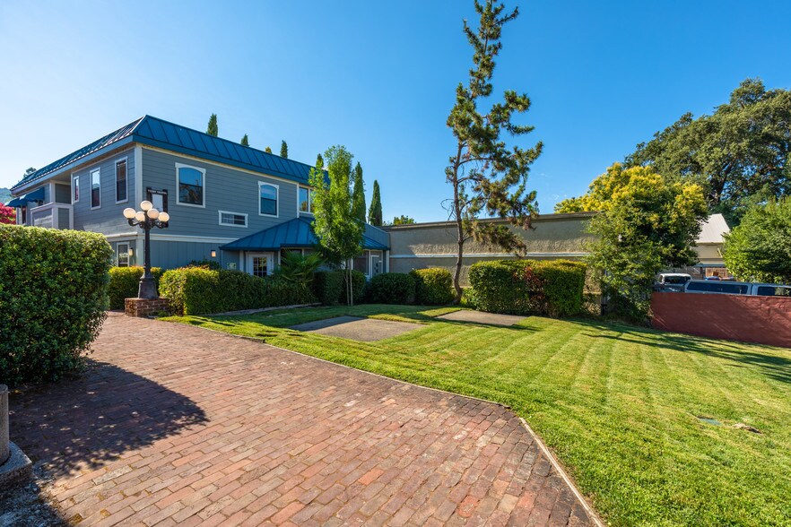 More Photos Of 367-387 N State St, Ukiah Office For Sale