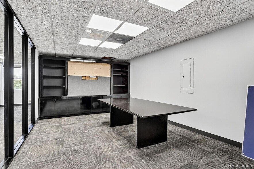 More Photos Of 2700 S Shoshone St, Englewood Light Distribution For Sale