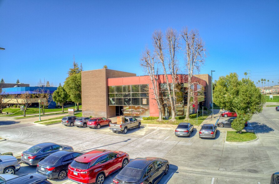 More Photos Of 4000 Physicians Blvd, Bakersfield Medical For Sale