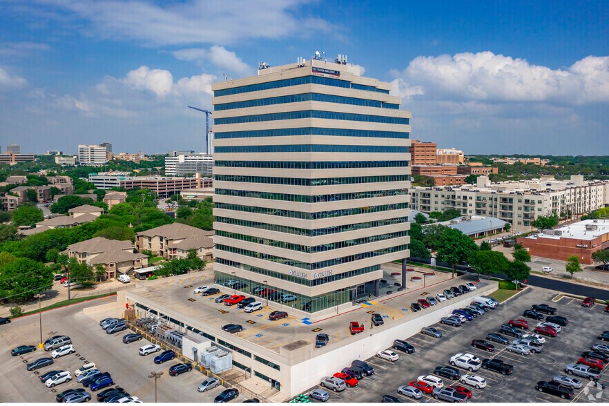 More Photos Of 7411 John Smith, San Antonio Office For Sale