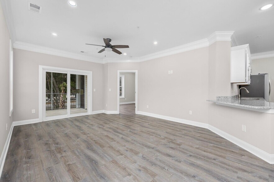 More Photos Of 627 Bonaventure Drive, Myrtle Beach Apartments For Sale