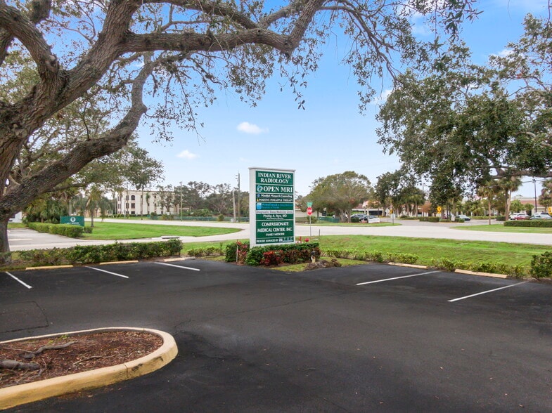 More Photos Of 1485 37th St, Vero Beach Medical For Lease