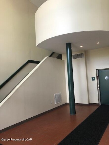 More Photos Of 10 W Northampton St, Wilkes Barre Storefront For Sale