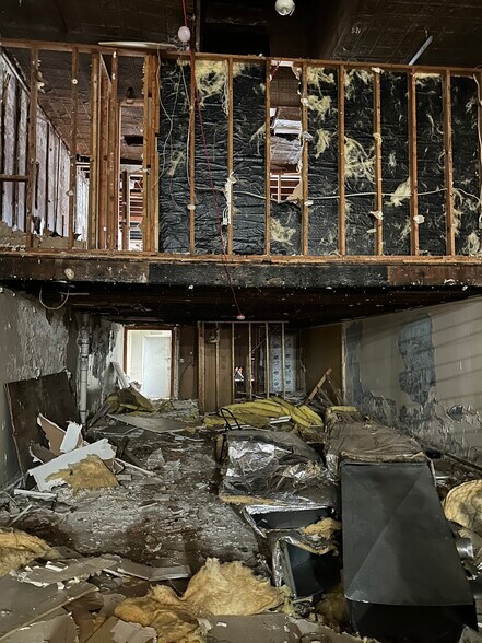 More Photos Of 583-587 Broad St, Newark Storefront Retail Office For Lease