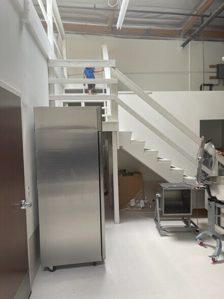 More Photos Of 2624-2626 Lavery Ct, Newbury Park Unknown For Lease