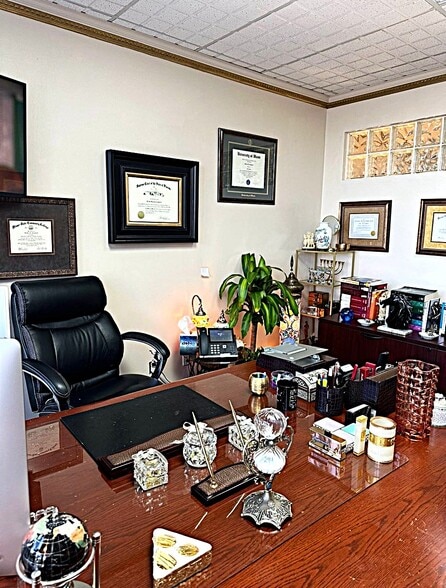 More Photos Of 420 S Dixie Hwy, Coral Gables Loft Creative Space For Sale