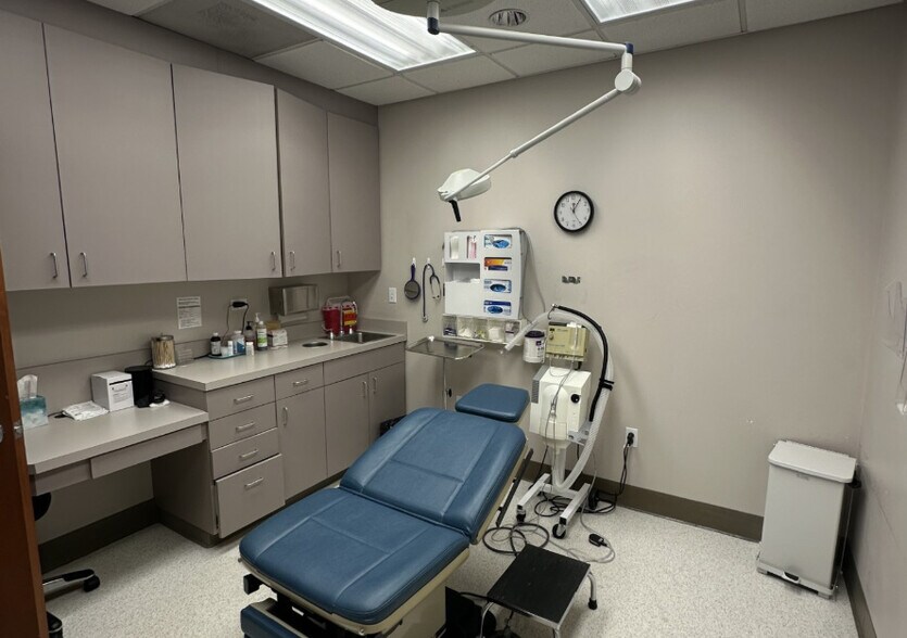 More Photos Of 1229 Madison St, Seattle Medical For Sale