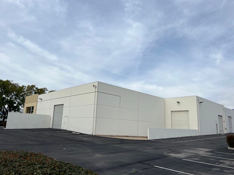 More Photos Of 1461 S Balboa Ave, Ontario Warehouse For Lease