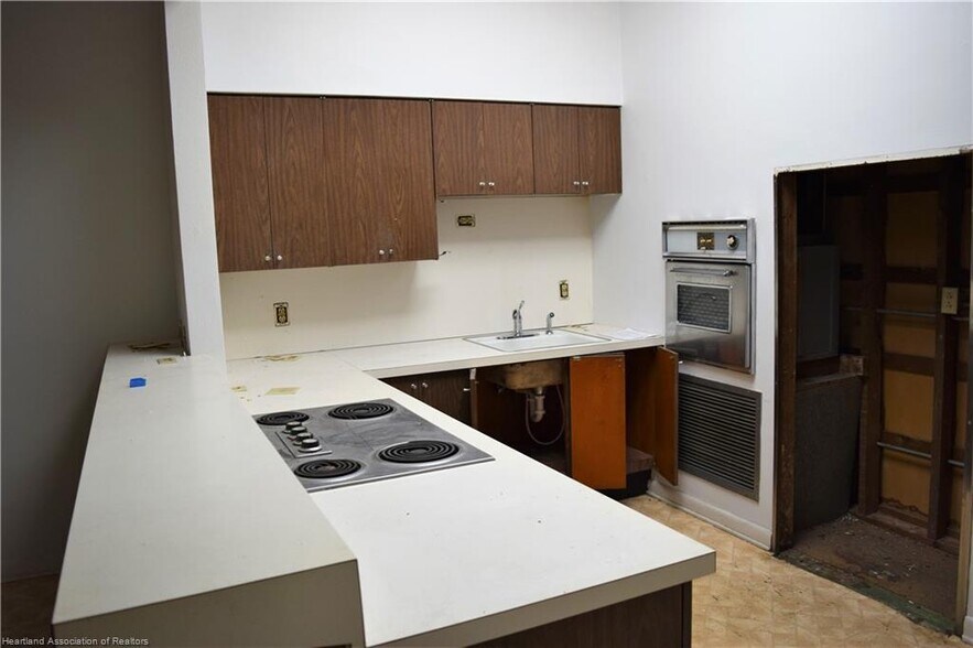 More Photos Of 2 W Main St, Avon Park Office Residential For Sale