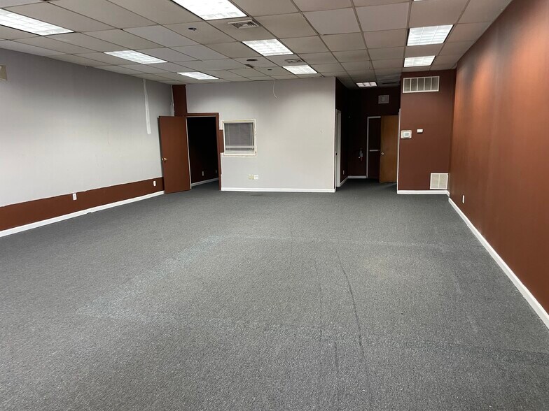 More Photos Of 437-461 Rt-73 N, Berlin Unknown For Lease