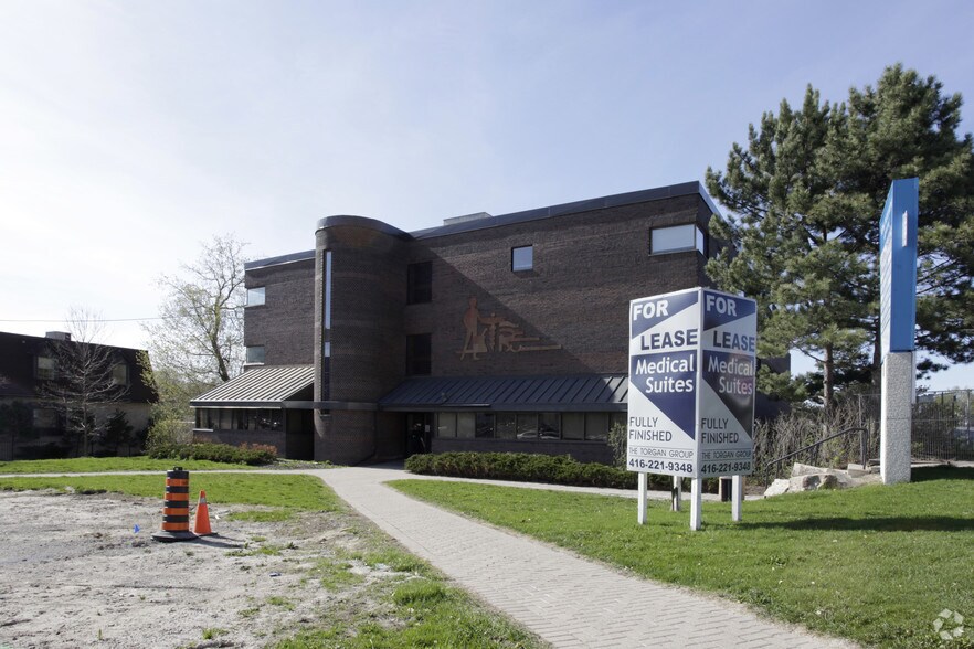 More Photos Of 679 Davis Dr, Newmarket Medical For Lease