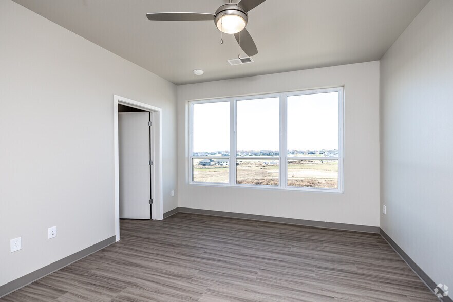 More Photos Of 1111 Parkside St, Tiffin Apartments For Lease