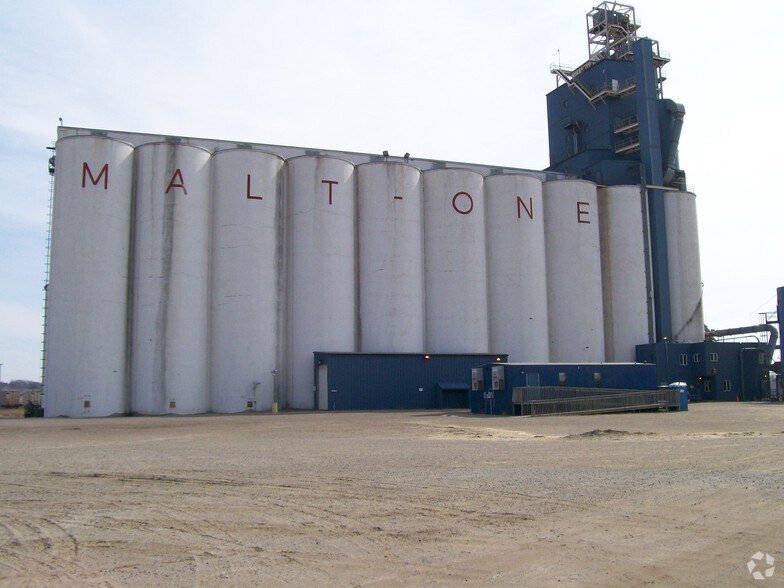 More Photos Of 500-600 30th Ave NE, Minneapolis Warehouse For Lease