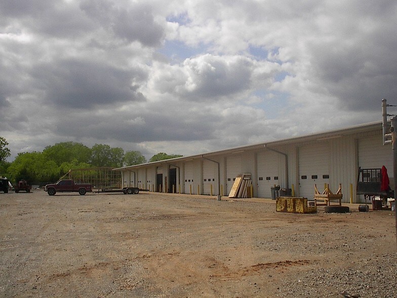 More Photos Of 5510 N Highway 81, Enid Warehouse For Lease