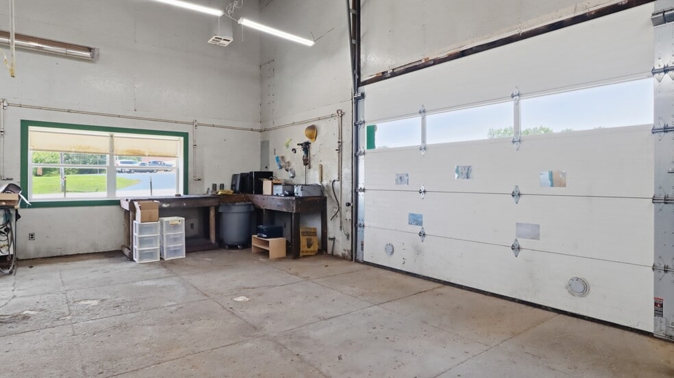 More Photos Of 301 N Elm St, Mountain View Auto Salvage Facility For Sale
