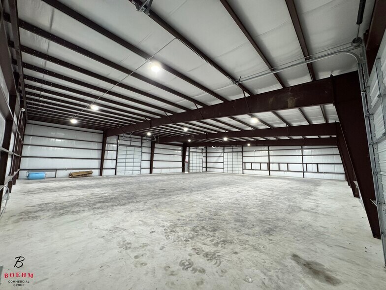 More Photos Of 48 Worth Dr, Boerne Industrial For Lease