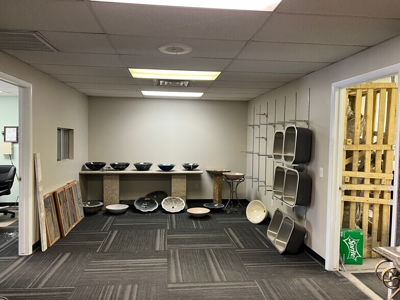 More Photos Of 3267 S 300 W, Salt Lake City Manufacturing For Lease