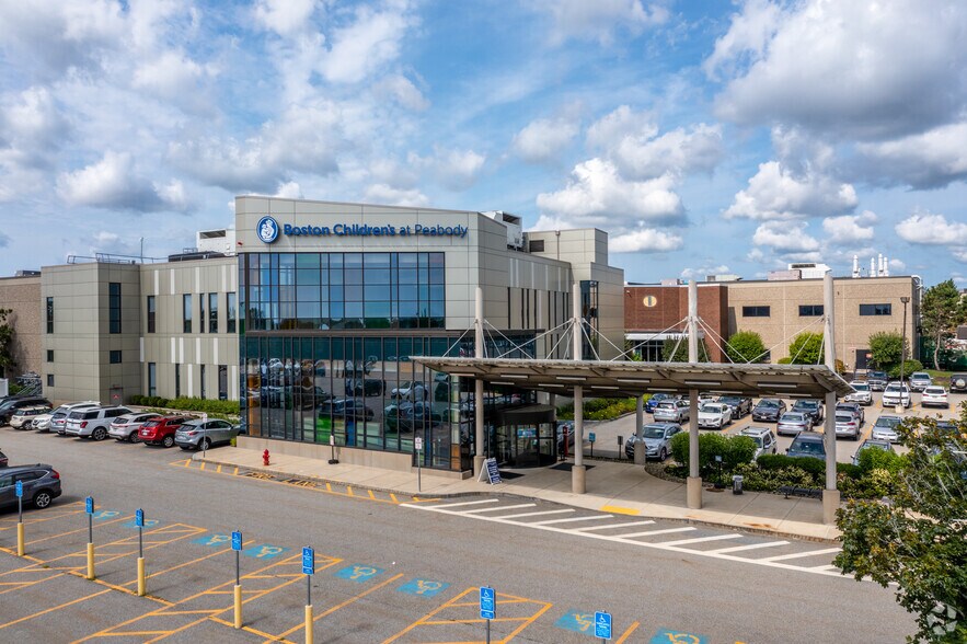 More Photos Of 10 Centennial Dr, Peabody Light Manufacturing For Lease