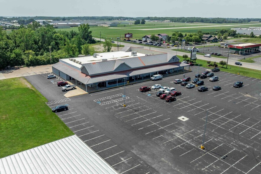 More Photos Of 205 SE Catawba Rd, Port Clinton Freestanding For Lease