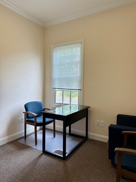 More Photos Of 2774 Electric Rd, Roanoke Medical For Lease