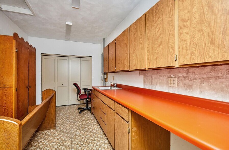 More Photos Of 22952 141st Dr, Bouton Religious Facility For Sale