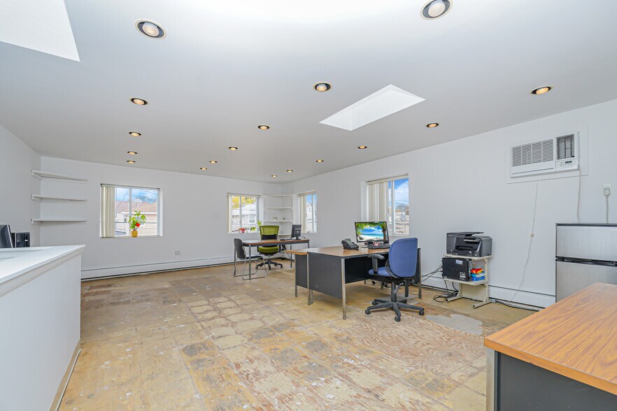 More Photos Of 339 Lincoln Ave, Staten Island Warehouse For Sale