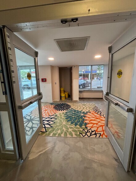 More Photos Of 115 Genesee St, Auburn Bank For Lease