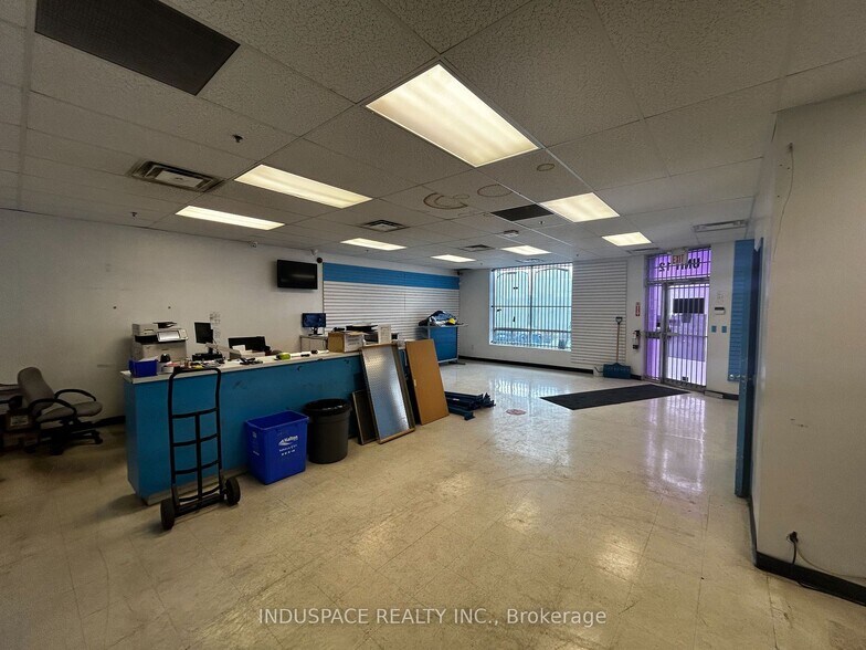 More Photos Of 1020 Meyerside Dr, Mississauga Industrial For Lease