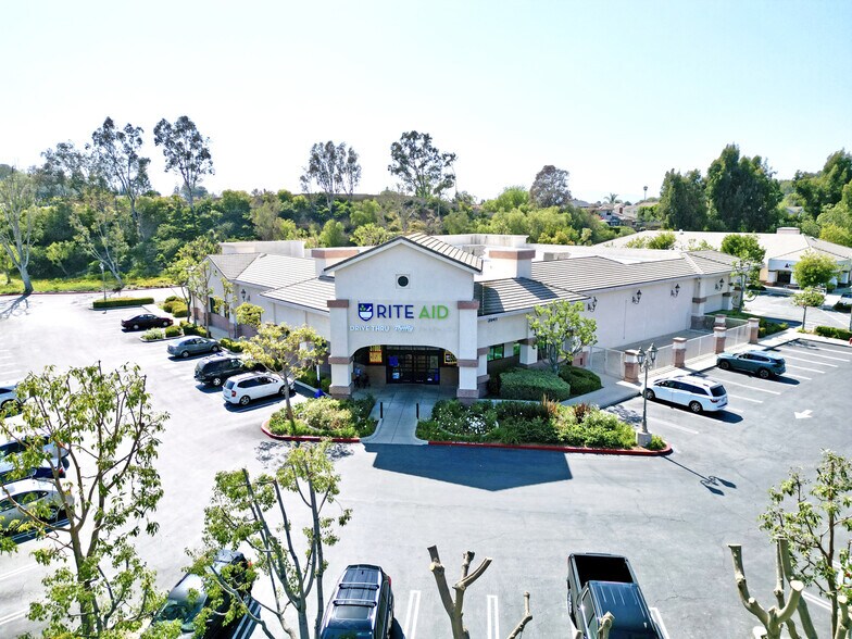 More Photos Of 3941 Spring Rd, Moorpark Storefront Retail Office For Lease