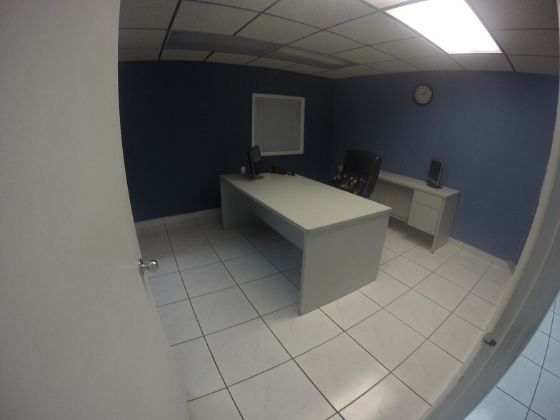 More Photos Of 8111-8113 NW 54th St, Miami Warehouse For Lease