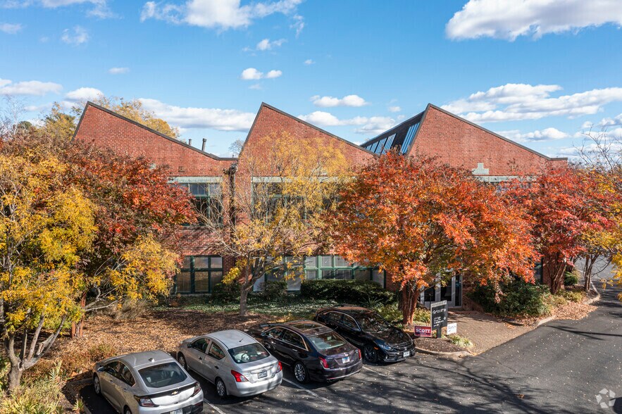 More Photos Of 701 Kenmore Ave, Fredericksburg Office For Lease