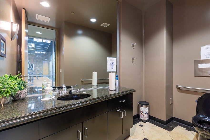 More Photos Of 1455 W Park Ave, Redlands Research And Development For Lease