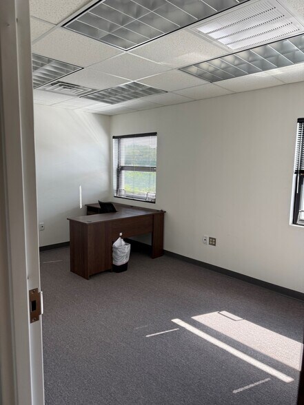 More Photos Of 49 Wilshire Ct, Fishersville Unknown For Lease