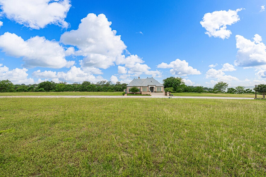 More Photos Of The Enclave, Waco Land For Sale