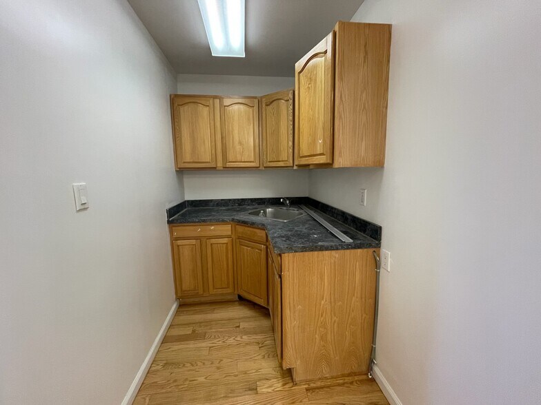 More Photos Of 41-13 149th Pl, Flushing Storefront Retail Office For Lease