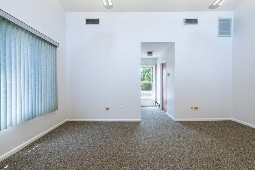 More Photos Of 1117 E Landis Ave, Vineland Office Residential For Lease