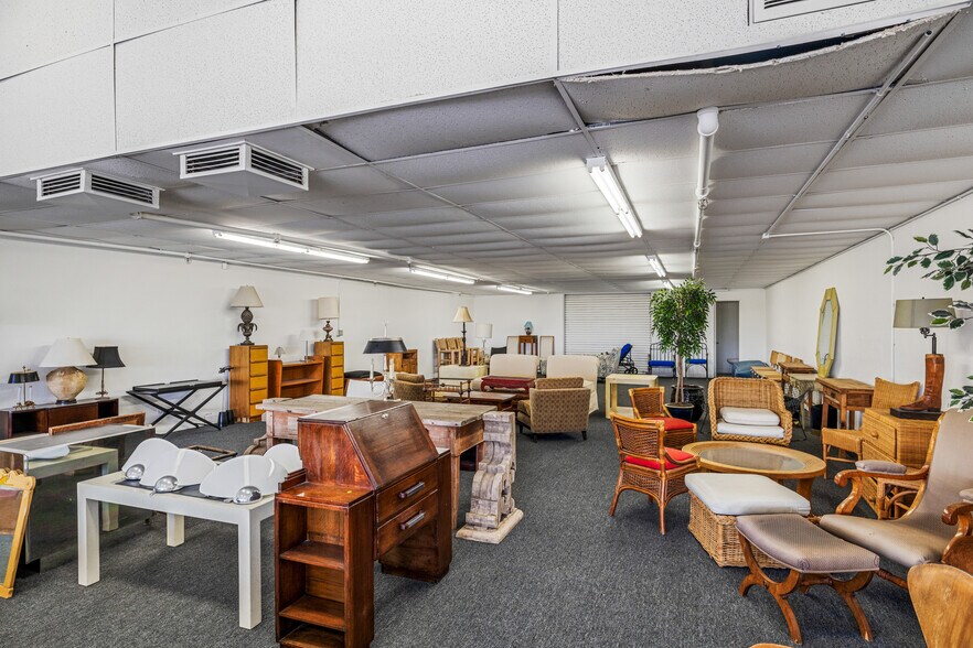 More Photos Of 4775-4779 E Ramon Rd, Palm Springs Warehouse For Sale