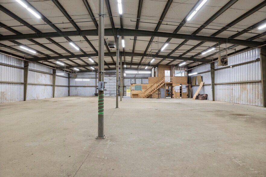 More Photos Of 430 Keys Rd, Elma Distribution For Lease