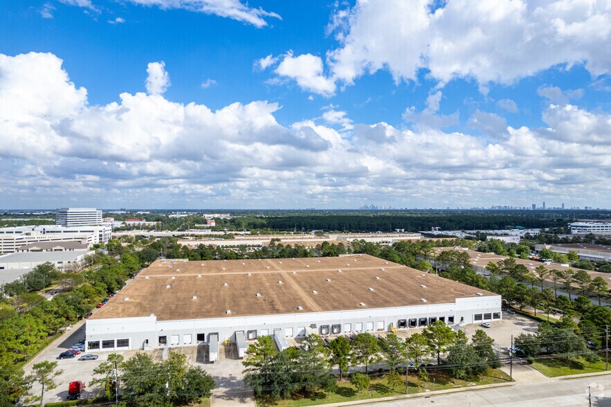 More Photos Of 11711 Clay Rd, Houston Warehouse For Lease