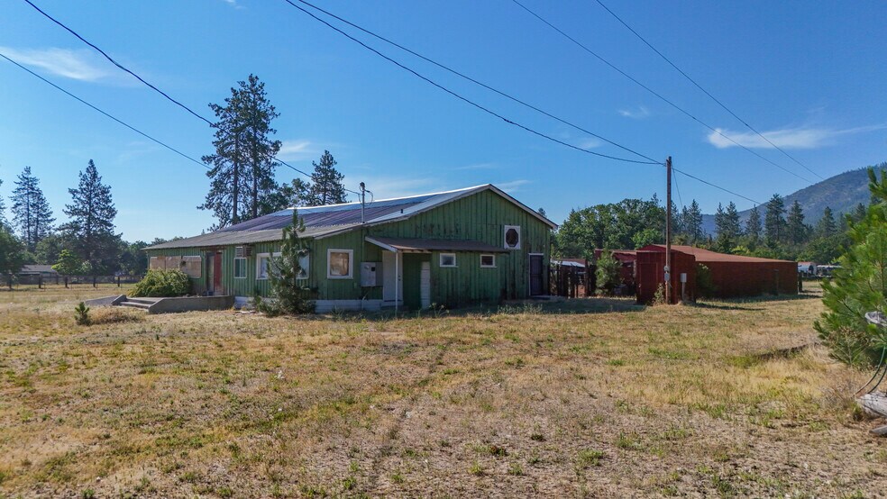 More Photos Of 5331 Easy St, Yreka General Retail For Sale