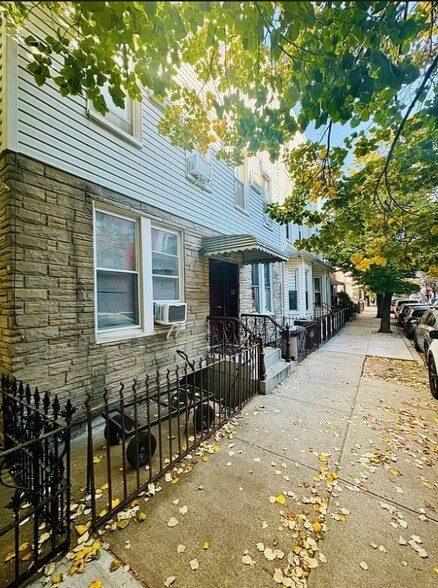 Primary Photo Of 92 Diamond St, Brooklyn Apartments For Sale