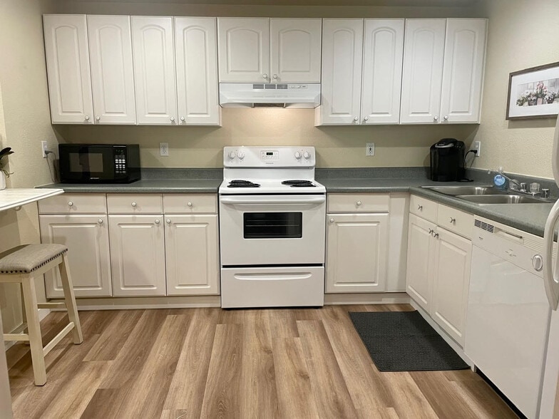 More Photos Of 23042 Ne 8th St, Sammamish Office For Sale