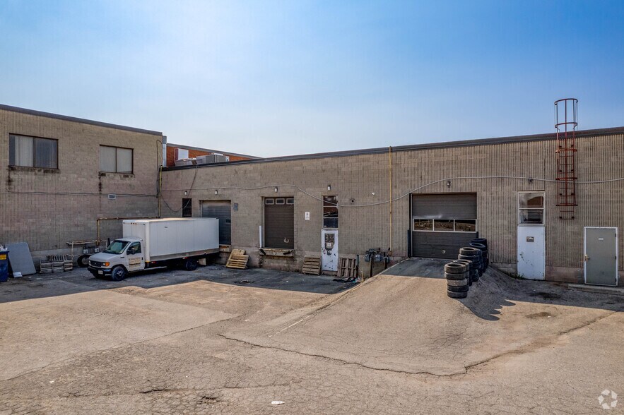 More Photos Of 430 Signet Dr, Toronto Flex For Sale