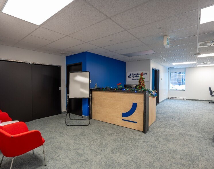 More Photos Of 275 Rue Latour, Saint-Jérôme Office For Sale