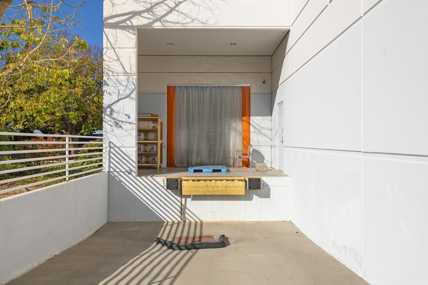 More Photos Of 5931 Darwin Ct, Carlsbad Warehouse For Lease