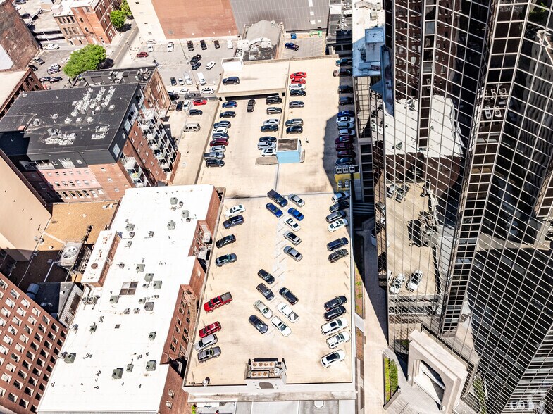 More Photos Of 150 4th Ave N, Nashville Office For Lease